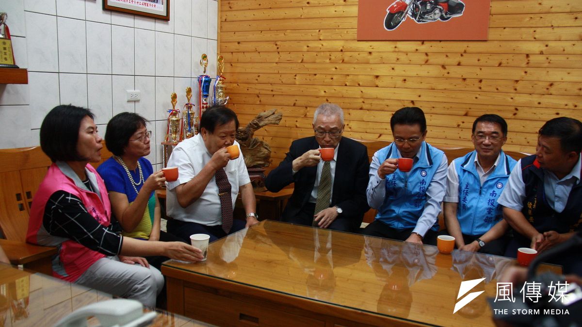 國民黨主席吳敦義回南投拜訪工商業者人士。(圖/王秀禾攝) 國民黨主席吳敦義回南投拜訪工商業者人士。(圖/王秀禾攝)