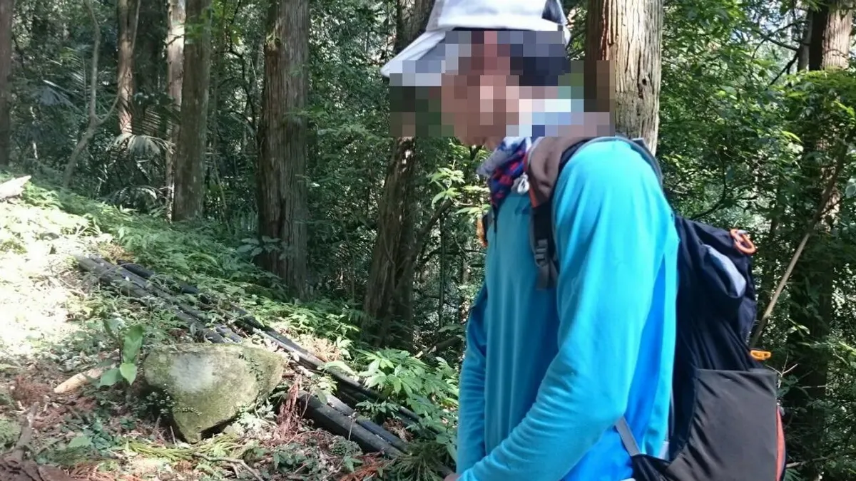 撿拾國有林班地林木 登山客遭查獲送辦 撿拾國有林班地林木 登山客遭查獲送辦