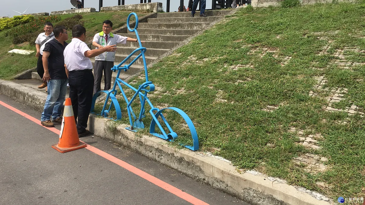 「這樣太危險」! 議員要求改善高美濕地無障礙設施