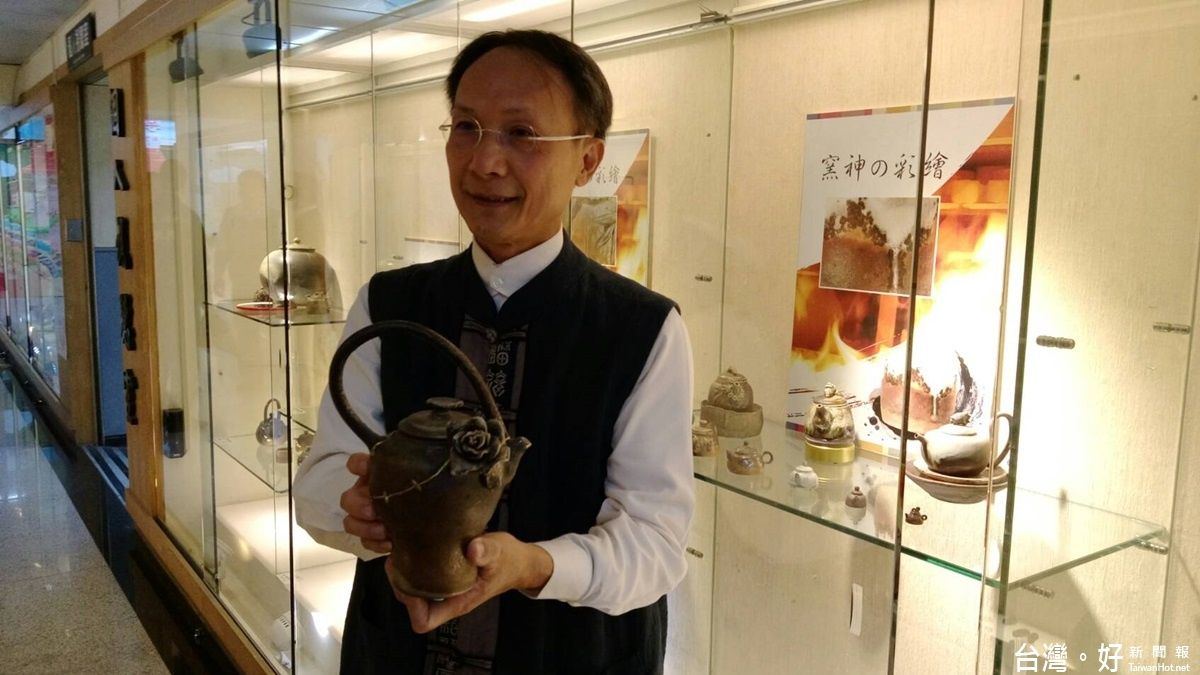 謝志銘柴燒陶藝特展 呈現獨一無二彩繪意象 謝志銘柴燒陶藝特展 呈現獨一無二彩繪意象