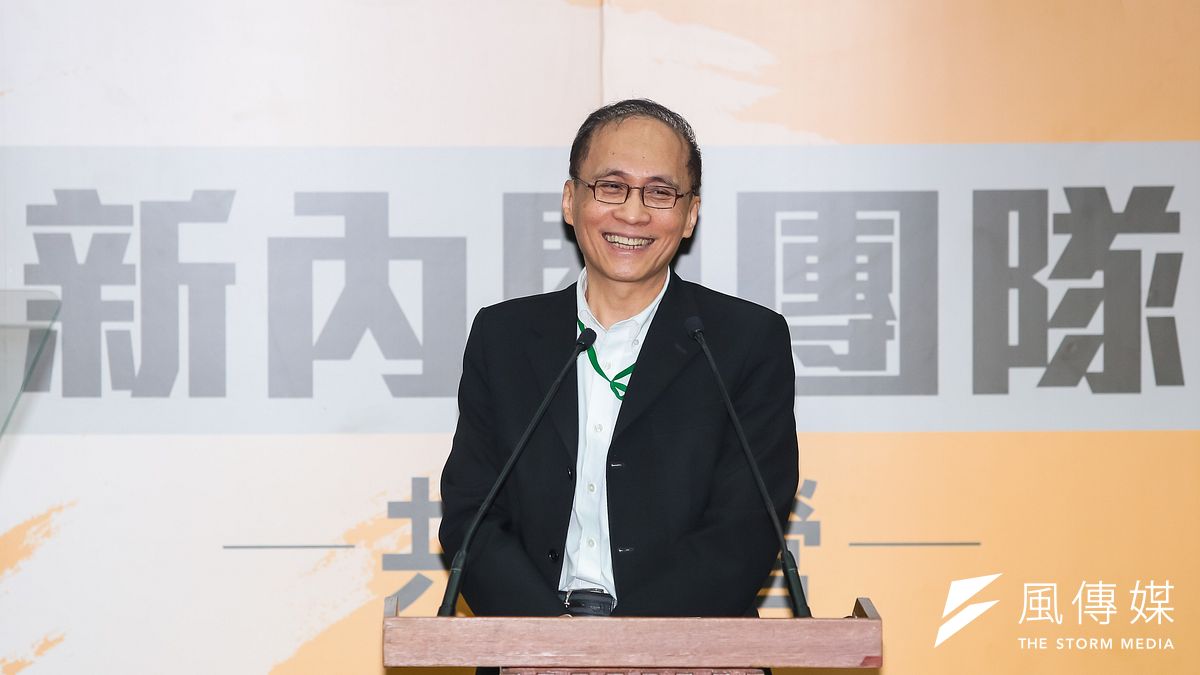 準行政院長林全30日出席「新內閣團隊」共識營,他提到,面對台灣當前困境,要採取創新辦法,而創新難免犯錯,但能秉持「小錯不斷、大錯不犯」的空間,讓大家能嘗試。(顏麟宇攝) 準行政院長林全30日出席「新內閣團隊」共識營,他提到,面對台灣當前困境,要採取創新辦法,而創新難免犯錯,但能秉持「小錯不斷、大錯不犯」的空間,讓大家能嘗試。(顏麟宇攝)