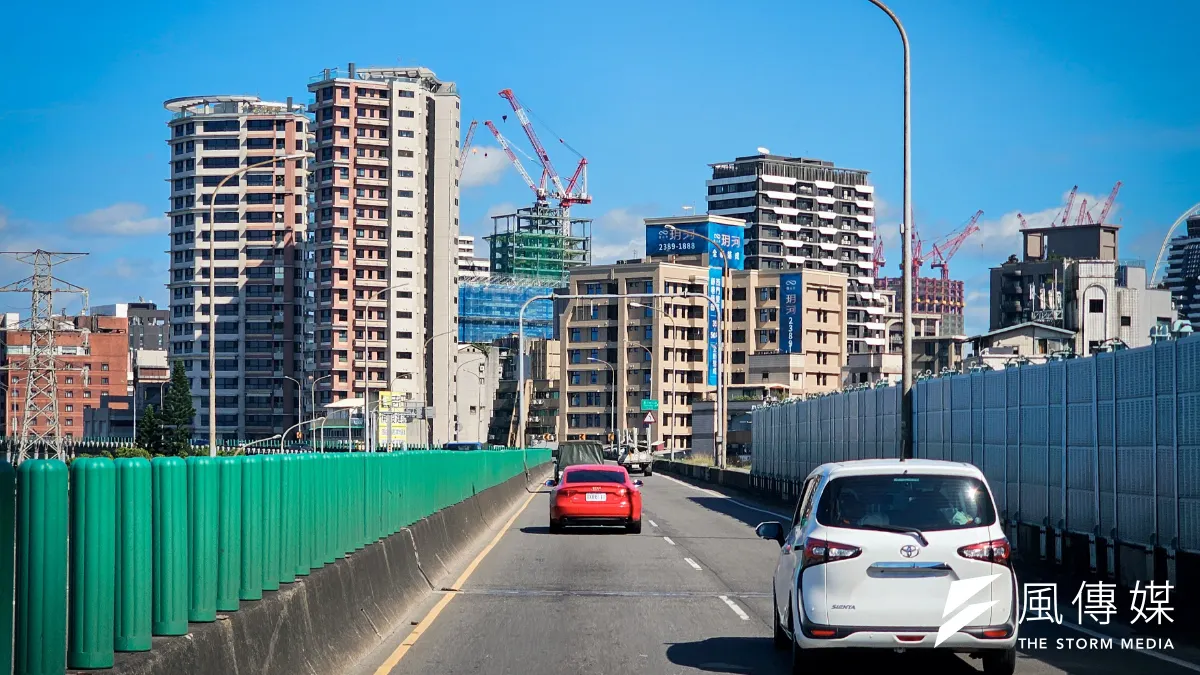 根據591房屋交易網站的資料,今年全台第一季線上預售新案的每坪開價,較去年同期平均下跌26%。示意圖。(資料照,洪煜勛攝)