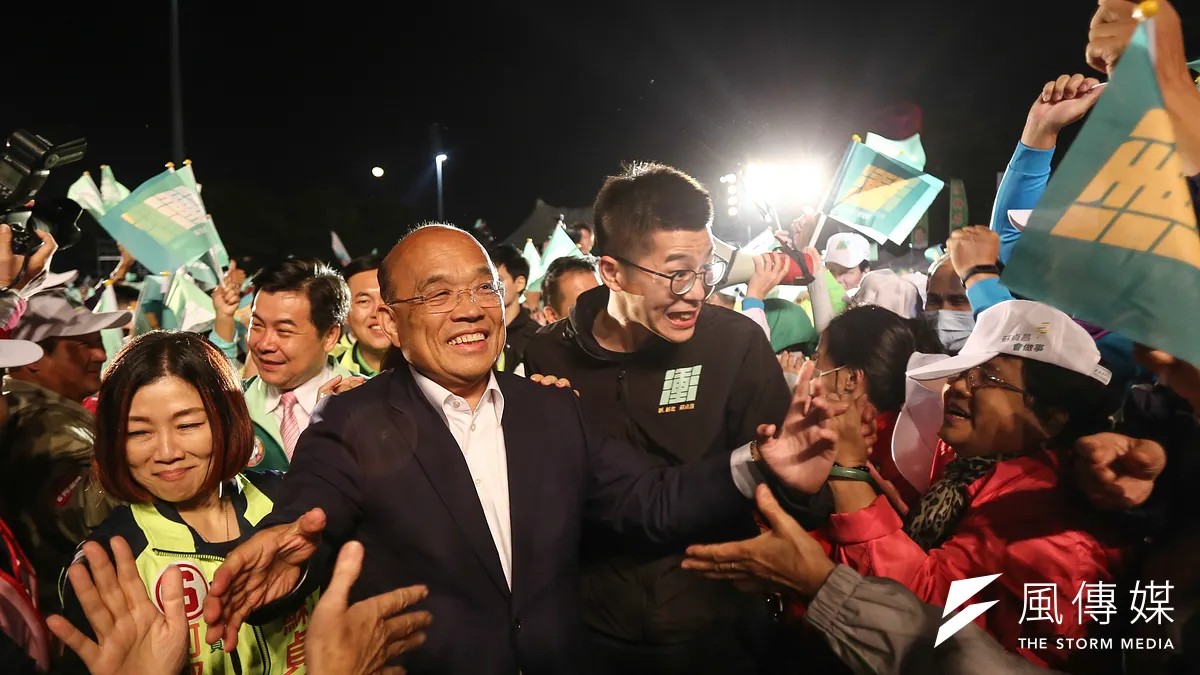 新北市長選舉結果出爐,「電火球」蘇貞昌礙於大環境不佳,仍不敵對手「侯神探」侯友宜;但蘇貞昌這場選戰一路衝到底,打得精彩十足、熱到有餘,應是雖敗猶榮。(資料照,陳品佑攝) 新北市長選舉結果出爐,「電火球」蘇貞昌礙於大環境不佳,仍不敵對手「侯神探」侯友宜;但蘇貞昌這場選戰一路衝到底,打得精彩十足、熱到有餘,應是雖敗猶榮。(資料照,陳品佑攝)