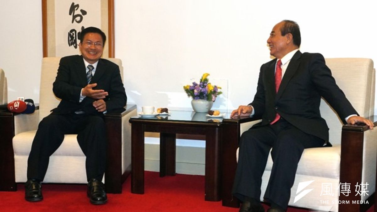 王金平說,天上都團結了,人間怎麼可以不團結?(蘇仲泓攝) 王金平說,天上都團結了,人間怎麼可以不團結?(蘇仲泓攝)