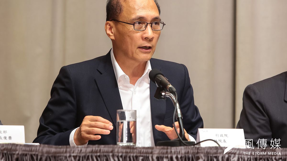 政界傳言,行政院長林全將在推動稅改方案後,卸下閣揆職務。行政院發言人徐國勇31日在院會後記者會,主動宣布財政部將在9月1日公布稅改方案。(資料照,顏麟宇攝) 政界傳言,行政院長林全將在推動稅改方案後,卸下閣揆職務。行政院發言人徐國勇31日在院會後記者會,主動宣布財政部將在9月1日公布稅改方案。(資料照,顏麟宇攝)