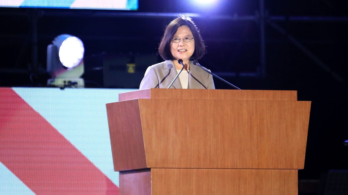 總統蔡英文在國慶晚會致詞時表示,台灣人團結努力大步走向世界,就是一個更好的台灣,一個不怕打壓的台灣。(台中市政府提供) 總統蔡英文在國慶晚會致詞時表示,台灣人團結努力大步走向世界,就是一個更好的台灣,一個不怕打壓的台灣。(台中市政府提供)