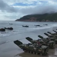 The PLA recently conducted live-fire exercises in waters near Tungshan Island and other areas. (China Military Network) The PLA recently conducted live-fire exercises in waters near Tungshan Island and other areas. (China Military Network)