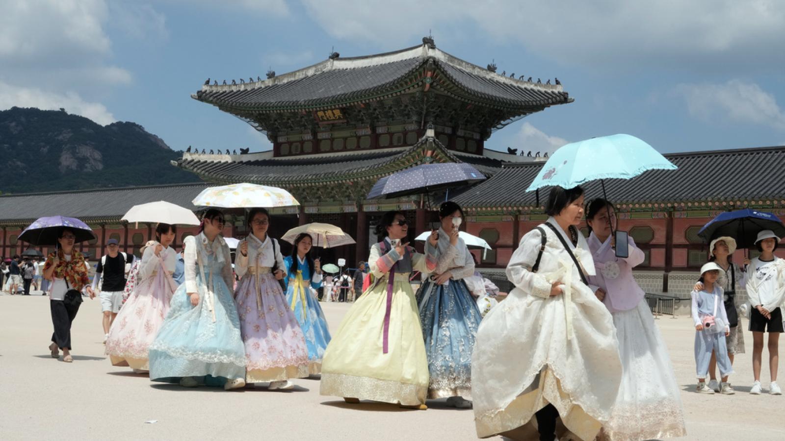 赴韓旅遊要注意!首爾多地面臨40度高溫威脅,仁川機場入境「大塞車」
