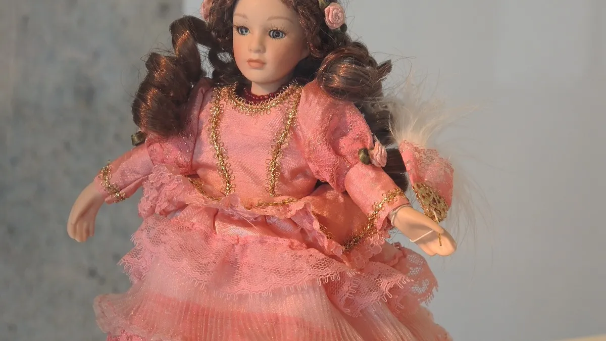 陶瓷娃娃之美作品展亮相陶博 清新脫俗難得一見
