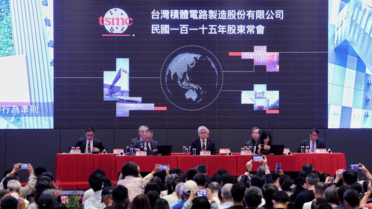 台積電股東會》再問員工分紅爭議!魏哲家:整年報酬連三年增逾30%,績效考核不會改