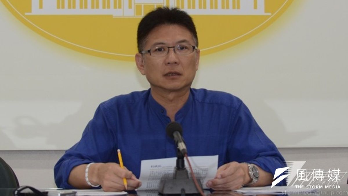 行政院27日上午舉行因應旱象相關措施記者會,有網友在記者會直播網站上留言質疑,國民黨政府藉機修理農業縣市,主持記者會行政院發言人孫立群怒斥「太扯了!沒水就是沒水。」(資料照片,宋小海攝) 行政院27日上午舉行因應旱象相關措施記者會,有網友在記者會直播網站上留言質疑,國民黨政府藉機修理農業縣市,主持記者會行政院發言人孫立群怒斥「太扯了!沒水就是沒水。」(資料照片,宋小海攝)