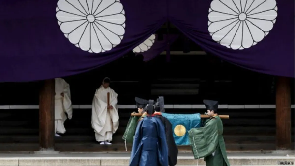 在靖國神社非舉行例行祭奠期間,日本第一夫人到訪冷清的靖國神社,如果不是她自己說明,可能仍是「神不知鬼不覺」的結果(靖國神社資料照片)。