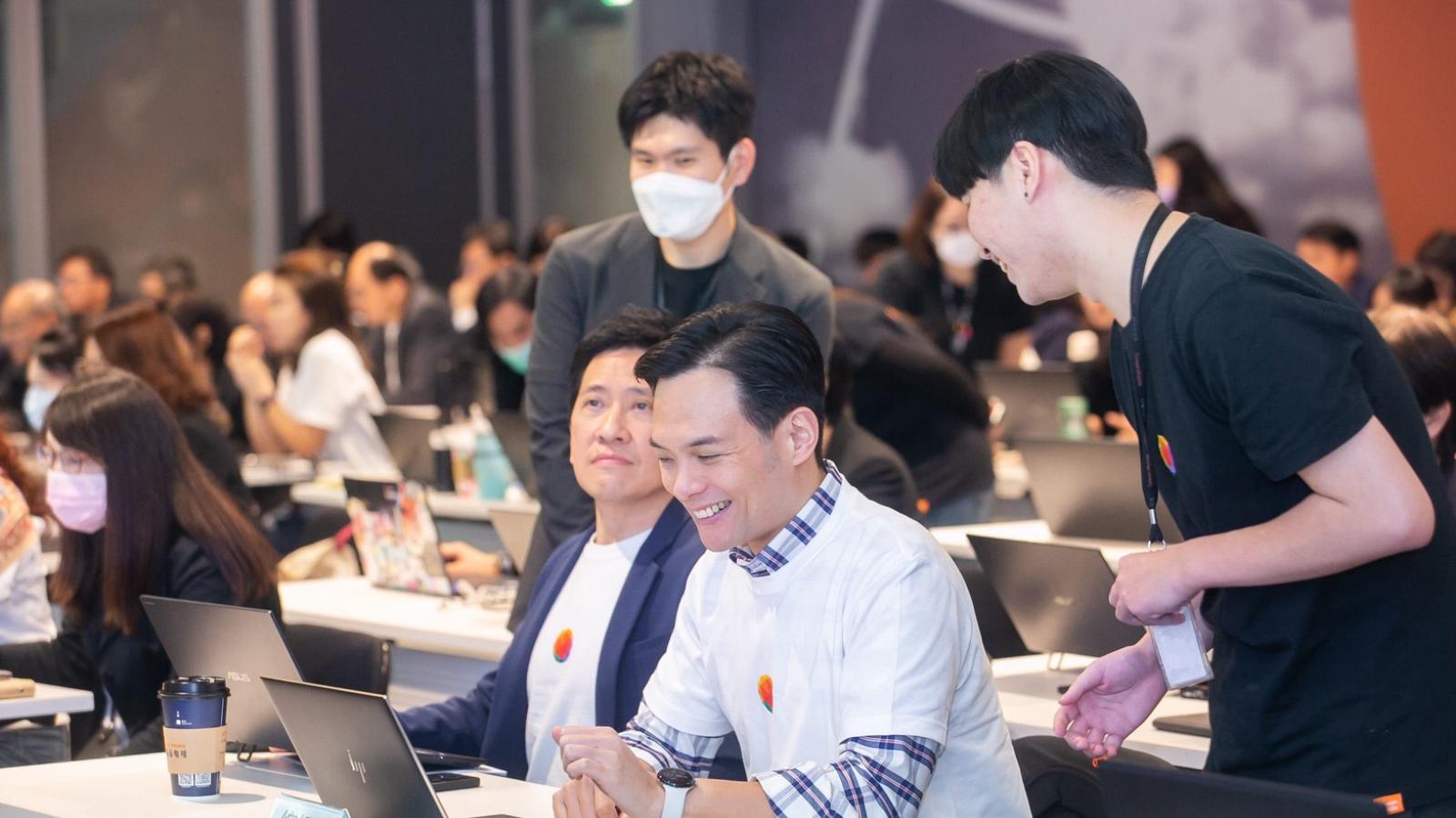 下班國際線》AI取代你的工作?林之晨揭台灣大1.5年逆分工實驗:「這款人才」最搶手!