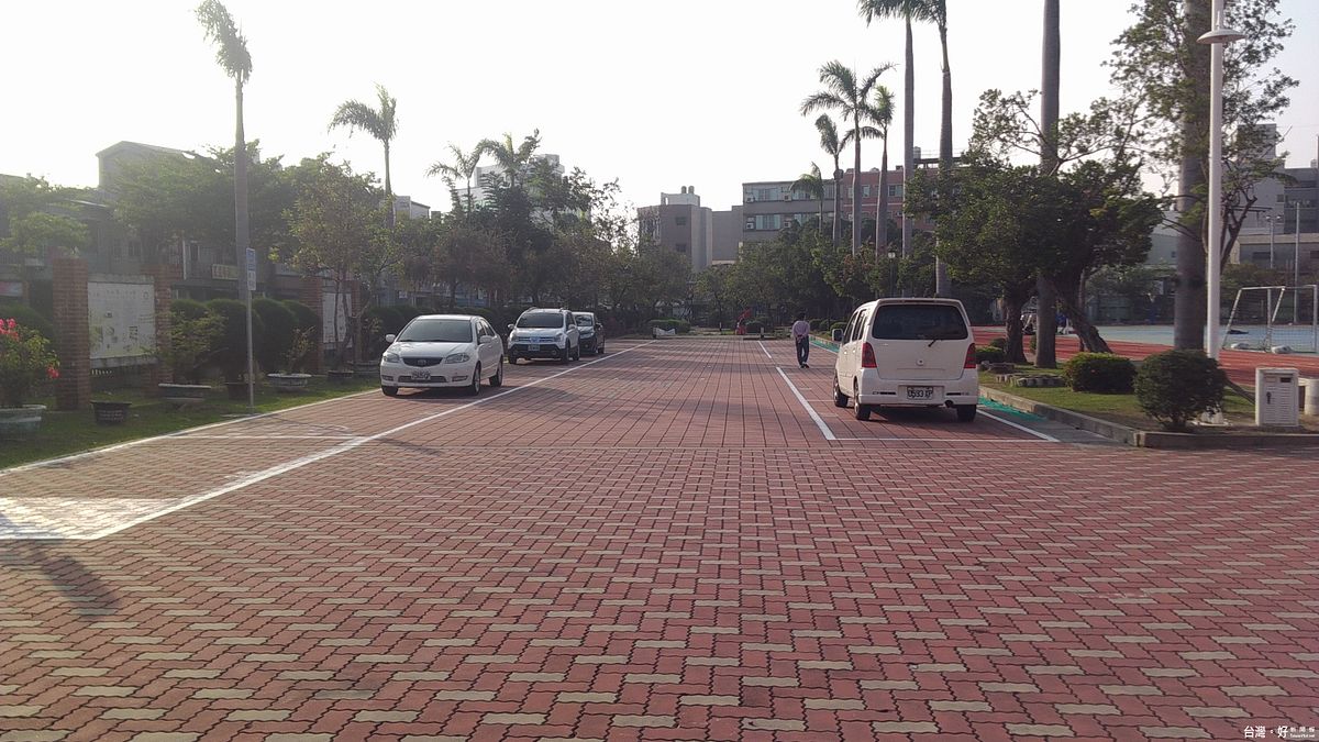 紓解車位不足問題 南市試辦假日開放校園供車輛臨停 紓解車位不足問題 南市試辦假日開放校園供車輛臨停