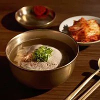 韓国・ソウル発のコムタンスープ専門店「オクドンシク」が、2025年8月上旬に東京都新宿区大久保で日本初上陸を果たす。(写真/オクドンシクPR事務局提供) 韓国・ソウル発のコムタンスープ専門店「オクドンシク」が、2025年8月上旬に東京都新宿区大久保で日本初上陸を果たす。(写真/オクドンシクPR事務局提供)