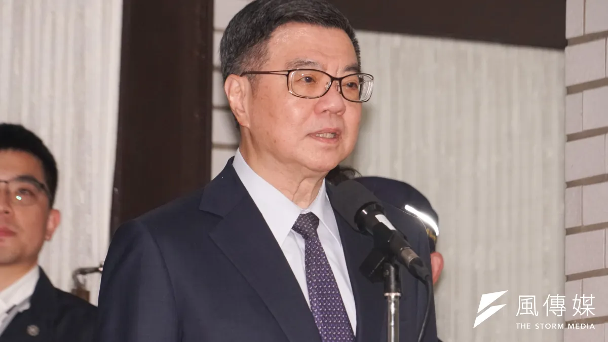 針對美國近期擬推出對等關稅措施,行政院長卓榮泰(見圖)30日傍晚偕同副院長鄭麗君前往總統官邸會商。(資料照,蔡親傑攝)