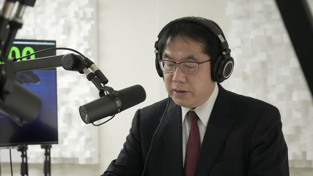 市長黃偉哲接受媒體訪問時,暢談台南春季旅遊的新亮點。(圖/台南市府提供) 市長黃偉哲接受媒體訪問時,暢談台南春季旅遊的新亮點。(圖/台南市府提供)