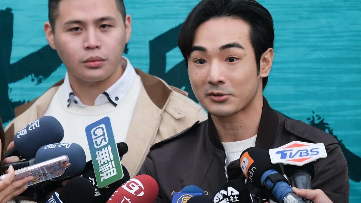 中国、ネット有名人八炯氏(右)と陳柏源氏の指名手配を発表。(資料写真、劉偉宏撮影) 中国、ネット有名人八炯氏(右)と陳柏源氏の指名手配を発表。(資料写真、劉偉宏撮影)