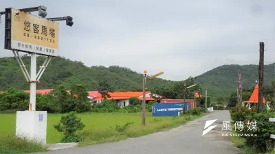 前民進黨籍立委梁牧養在屏東縣車城開設馬場沈寂多年,最近突然動作頻頻緊咬縣長潘孟安。(圖/陳又嘉攝)