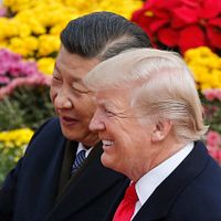 2017年11月9日、アメリカのドナルド・トランプ大統領と中国の習近平国家主席が、北京の人民大会堂で会談した。(AP通信) 2017年11月9日、アメリカのドナルド・トランプ大統領と中国の習近平国家主席が、北京の人民大会堂で会談した。(AP通信)