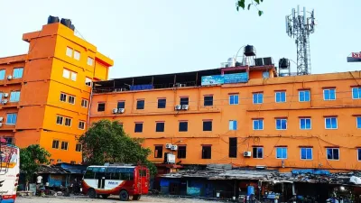 在藍毗尼,像這座假日星酒店一樣的旅遊設施,曾寄望有大量遊客前來。
