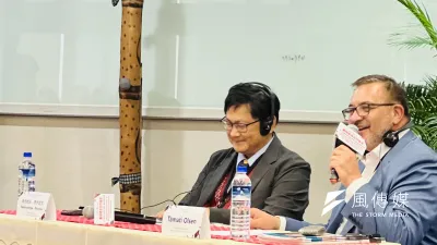 2023年9月8日,紐西蘭毛利發展部福祉處處長歐森和我國原民會綜合規劃處處長雅柏甦詠•博伊哲努出席ANZTEC原住民族合作專章研討會。(簡恒宇攝)