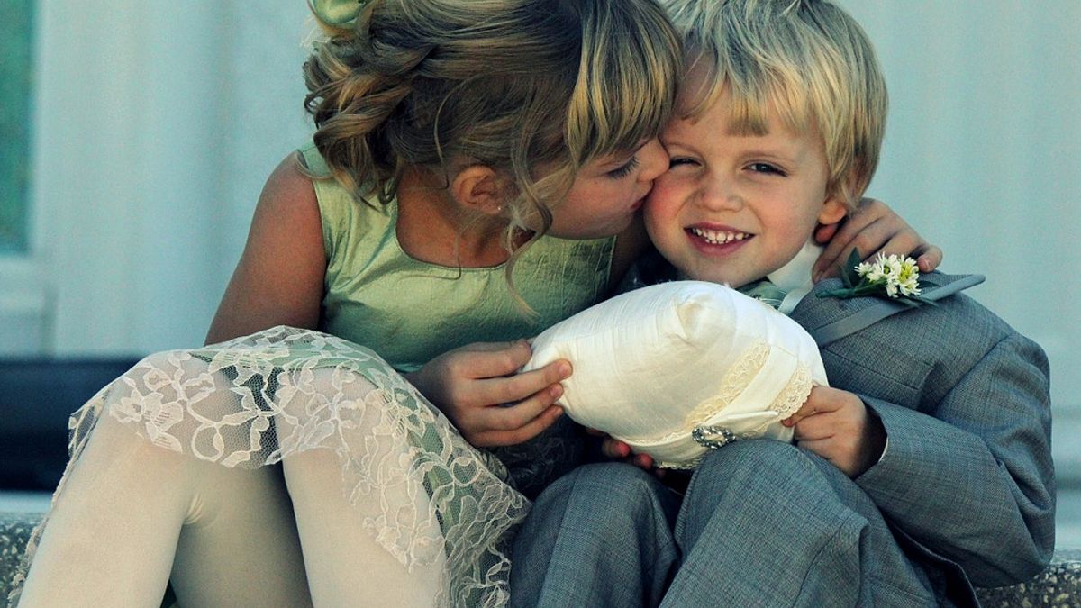 和孩子「談戀愛」不會是難以啟齒的話題,更能夠教育正確的認知(圖/Rachel Wilder@flickr) 和孩子「談戀愛」不會是難以啟齒的話題,更能夠教育正確的認知(圖/Rachel Wilder@flickr)