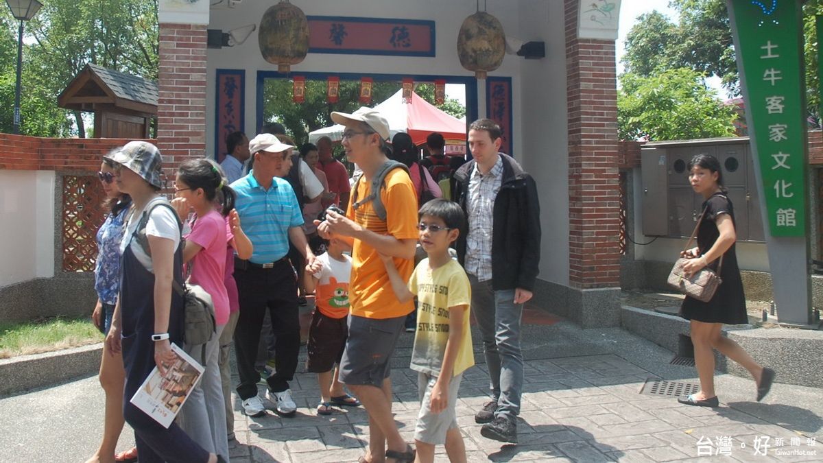 漫長暑假何處去? 台中開辦客家建築文化巡禮 漫長暑假何處去? 台中開辦客家建築文化巡禮