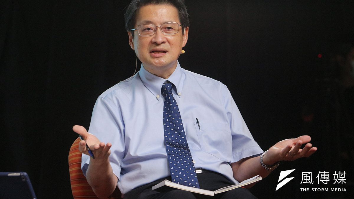 吳玉山以駕駛小船比喻台灣未來之路,眼前充滿漩渦、峭壁,雖然選項不見得多,但船開得好不好至關重要。(資料照,顏麟宇攝) 吳玉山以駕駛小船比喻台灣未來之路,眼前充滿漩渦、峭壁,雖然選項不見得多,但船開得好不好至關重要。(資料照,顏麟宇攝)