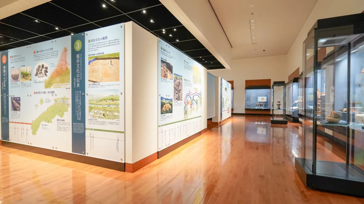 島根県立古代出雲歴史博物館がリニューアルオープンしたほか、県外不出の葛飾北斎展や石見銀山発見500年記念事業など、秋の島根で歴史と文化に触れる多彩な取り組みが本格的に始動している。(ご縁と美肌の国!しまねPR事務局提供)