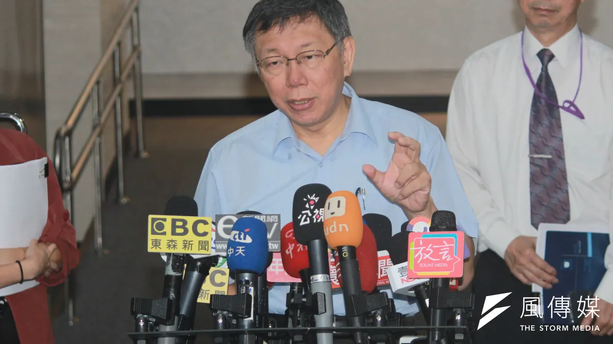 針對台北市都審會通過大巨蛋審查引質疑聲浪,台北市長柯文哲15日接受媒體訪問對此事進行說明。(方炳超攝)