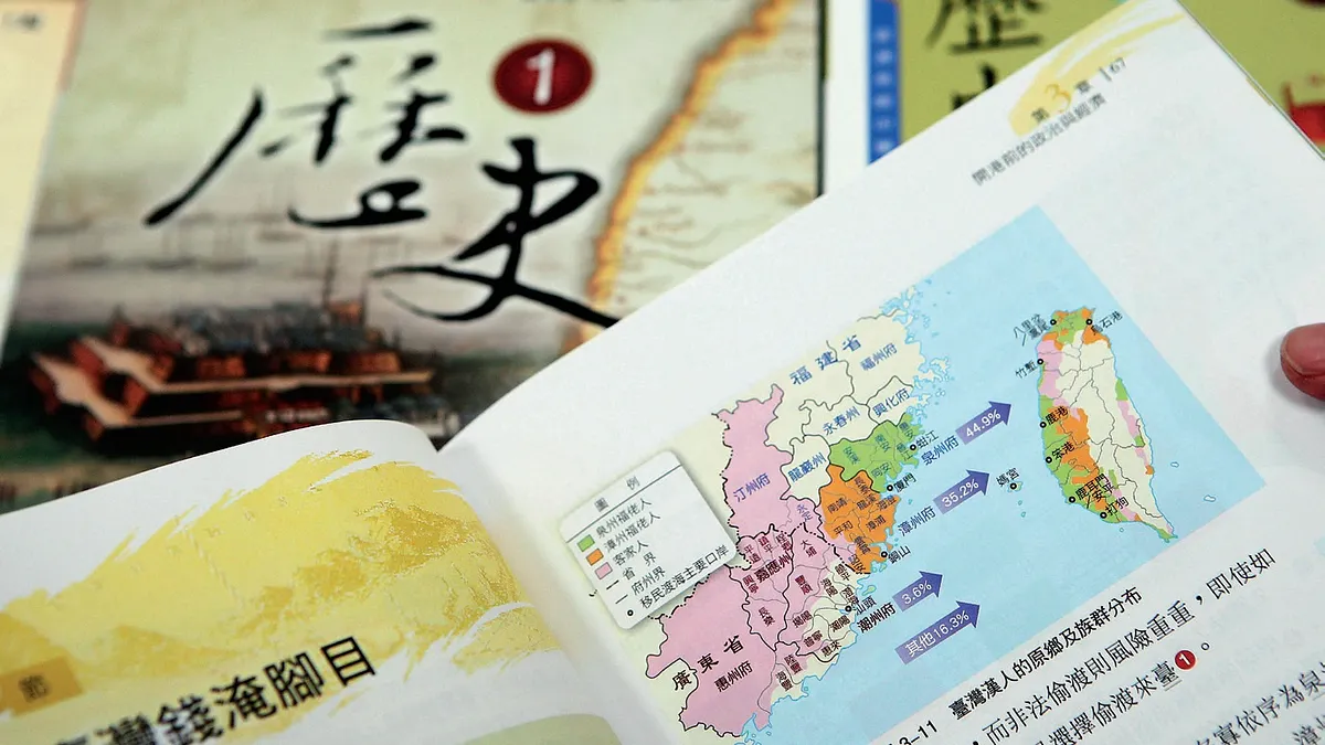 「當教育淪為黨派征伐的工具,歷史則淪為「任人打扮的小姑娘」,學生所接觸的將完全是扭曲的歷史,所形成的也必然是扭曲的歷史觀。」(多維提供) 「當教育淪為黨派征伐的工具,歷史則淪為「任人打扮的小姑娘」,學生所接觸的將完全是扭曲的歷史,所形成的也必然是扭曲的歷史觀。」(多維提供)