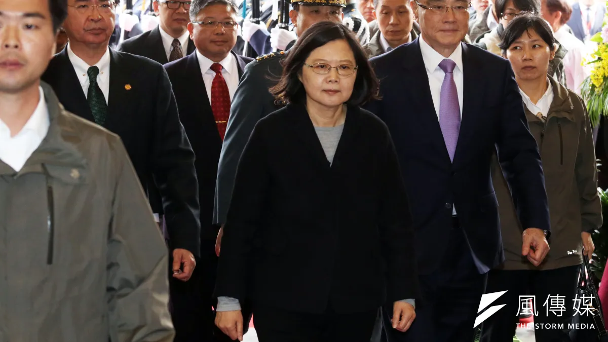 總統蔡英文7日出席「新式高教機委製協議書及合作備忘錄簽署啟動典禮」,宣示國造高教機計畫正式啟動。(蘇仲泓攝)