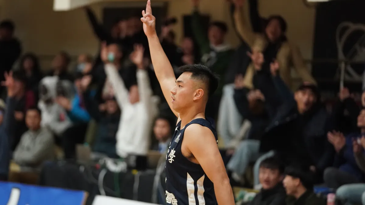 世新大學黃奕勝三分絕殺中州。(大專體總提供)