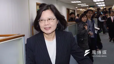 民進黨中執會25日通過下屆立委提名作業,並確定全國73個選區中,有30個屬於艱困選區;另外也通過審查蔡英文參選總統的登記資格,蔡正式成為民進黨唯一登記者。(楊子磊攝)