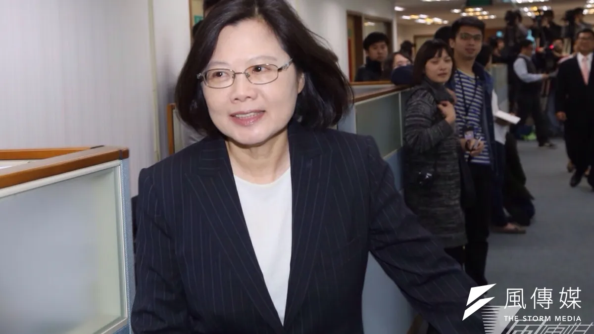 民進黨中執會25日通過下屆立委提名作業,並確定全國73個選區中,有30個屬於艱困選區;另外也通過審查蔡英文參選總統的登記資格,蔡正式成為民進黨唯一登記者。(楊子磊攝)