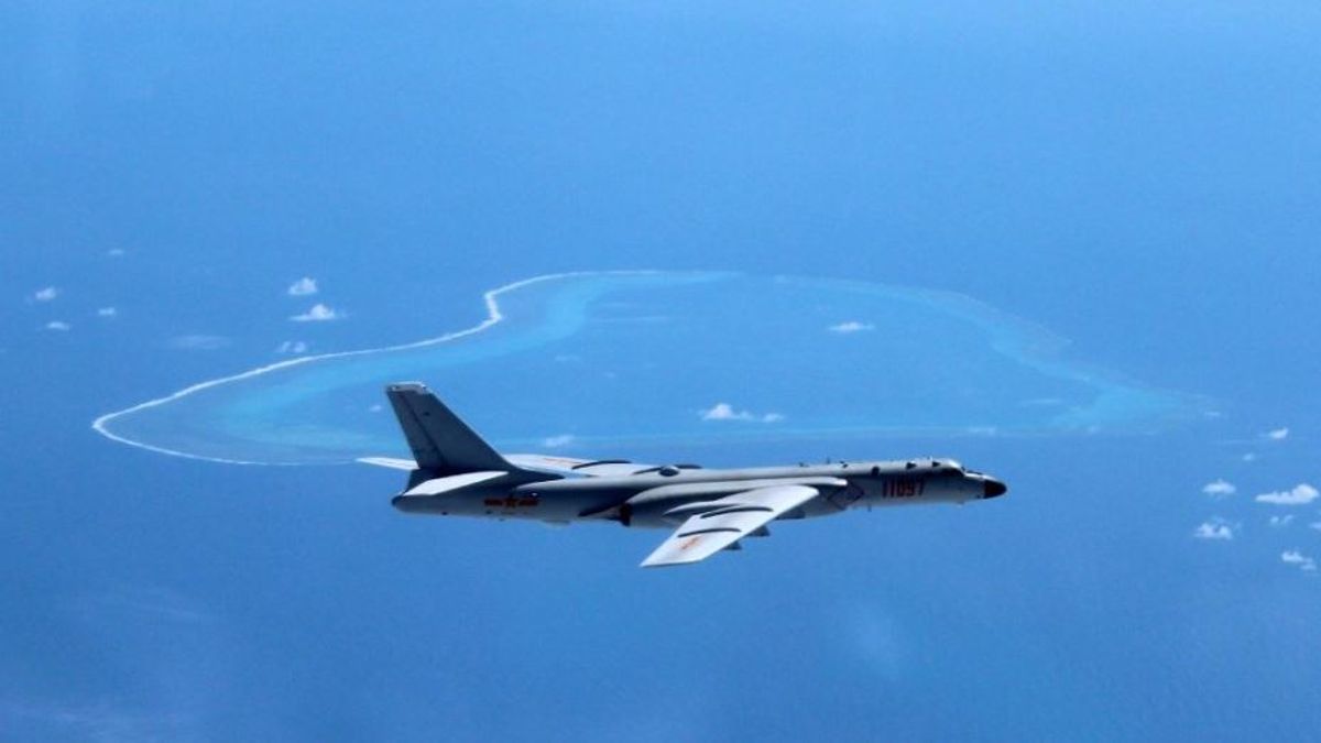 我方評估認為,共軍這兩年頻繁出海遠訓的轟6K轟炸機,對我東部威脅最大。(取自中國空軍官方微博) 我方評估認為,共軍這兩年頻繁出海遠訓的轟6K轟炸機,對我東部威脅最大。(取自中國空軍官方微博)