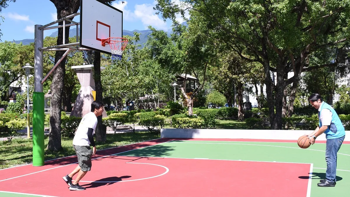 提供市民完善運動場地 林芥公園籃球場進行大改造