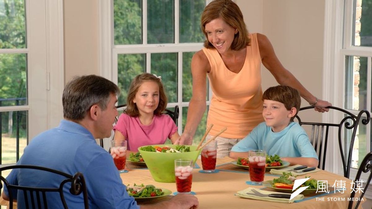 細嚼慢嚥是個好習慣,最新研究顯示,吃得慢有助於消耗熱量。(取自網路) 細嚼慢嚥是個好習慣,最新研究顯示,吃得慢有助於消耗熱量。(取自網路)