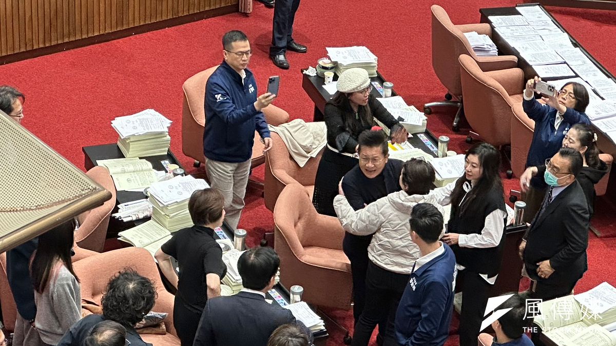 筆者表示,人民的苦是民進黨執政造成的,解鈴還須繫鈴人,莫要手握史上最高預算,還一事無成只會怪人。(資料照,羅立邦攝) 筆者表示,人民的苦是民進黨執政造成的,解鈴還須繫鈴人,莫要手握史上最高預算,還一事無成只會怪人。(資料照,羅立邦攝)