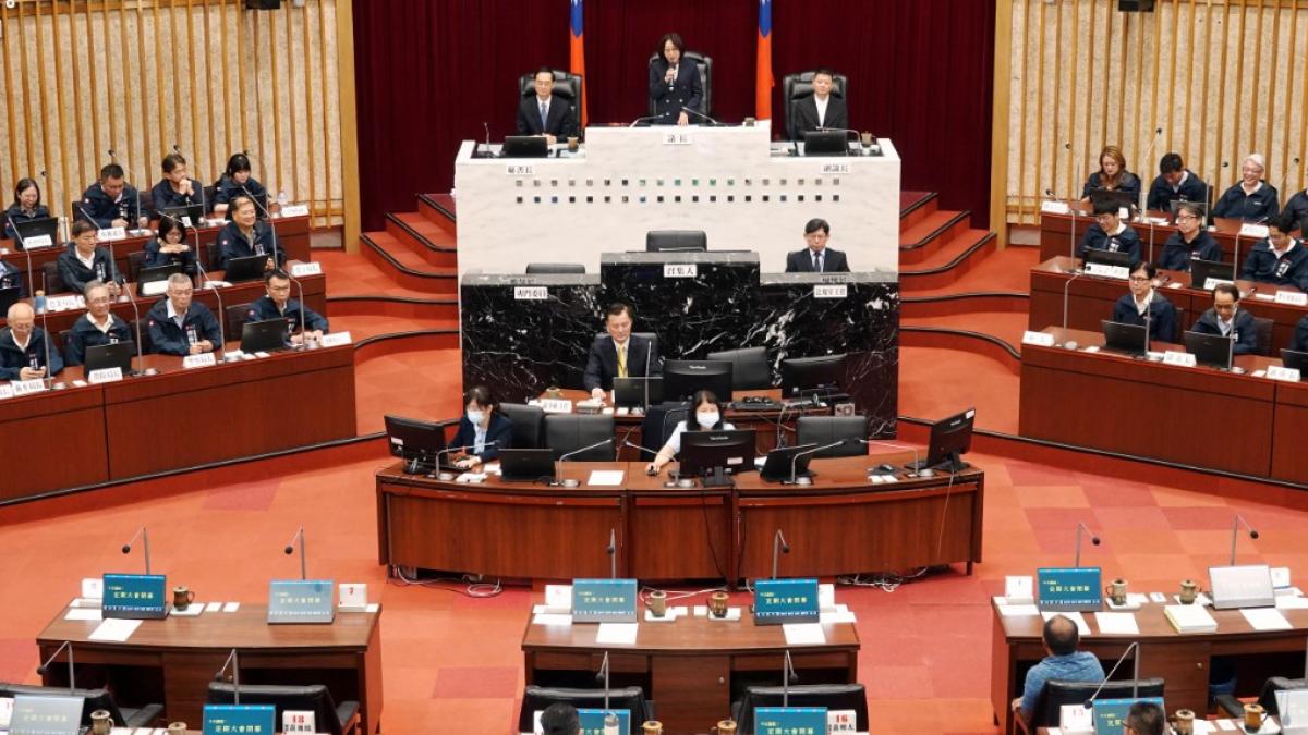 高市議會閉幕瀰漫離情!康裕成感性喊話:不管未來在哪個位置,都別忘了高雄