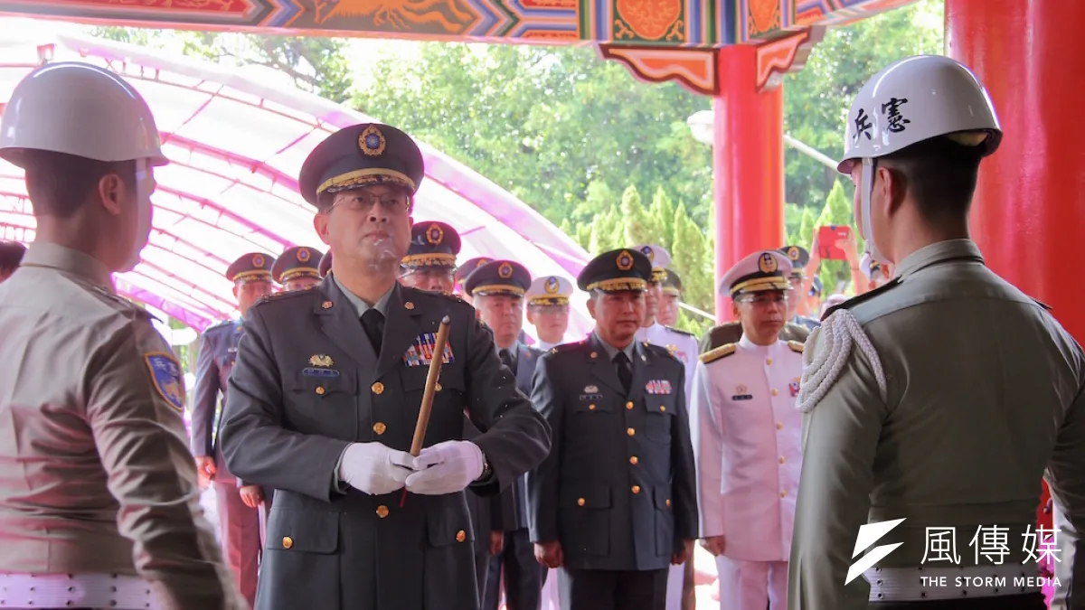 第四作戰區指揮官劉得金出席九三軍人節秋祭典禮,除向革命先烈致上最高敬意,同時也砥礪每位官兵,堅定為國奉獻的決心。(圖/徐炳文攝)