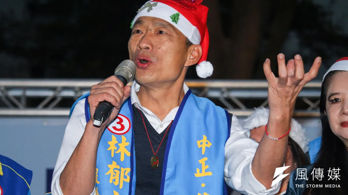 資深媒體人黃光芹16日在臉書爆料,國民黨先前內部預估總統候選人韓國瑜(見圖)將比總統蔡英文多拿37萬4344票,韓營更曾在選前準備開香檳。(資料照,蔡親傑攝)
