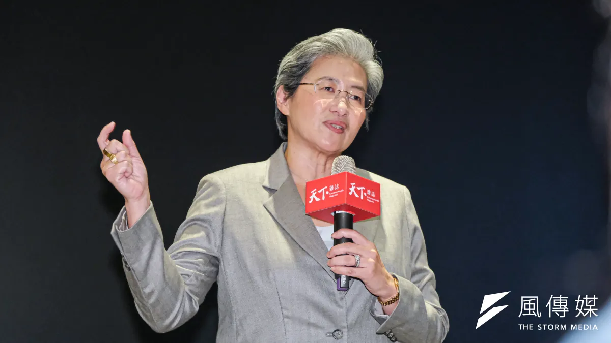 The Commonwealth Magazine 45th Anniversary Flagship Forum 'AI Summit Dialogue: Co-Creating a New Industrial Future' was held on the 22nd at the Taipei Marriott Hotel. Pictured is AMD CEO Lisa Su (Su Zifeng) during a media interview. (Photo by Liu Weihong)
