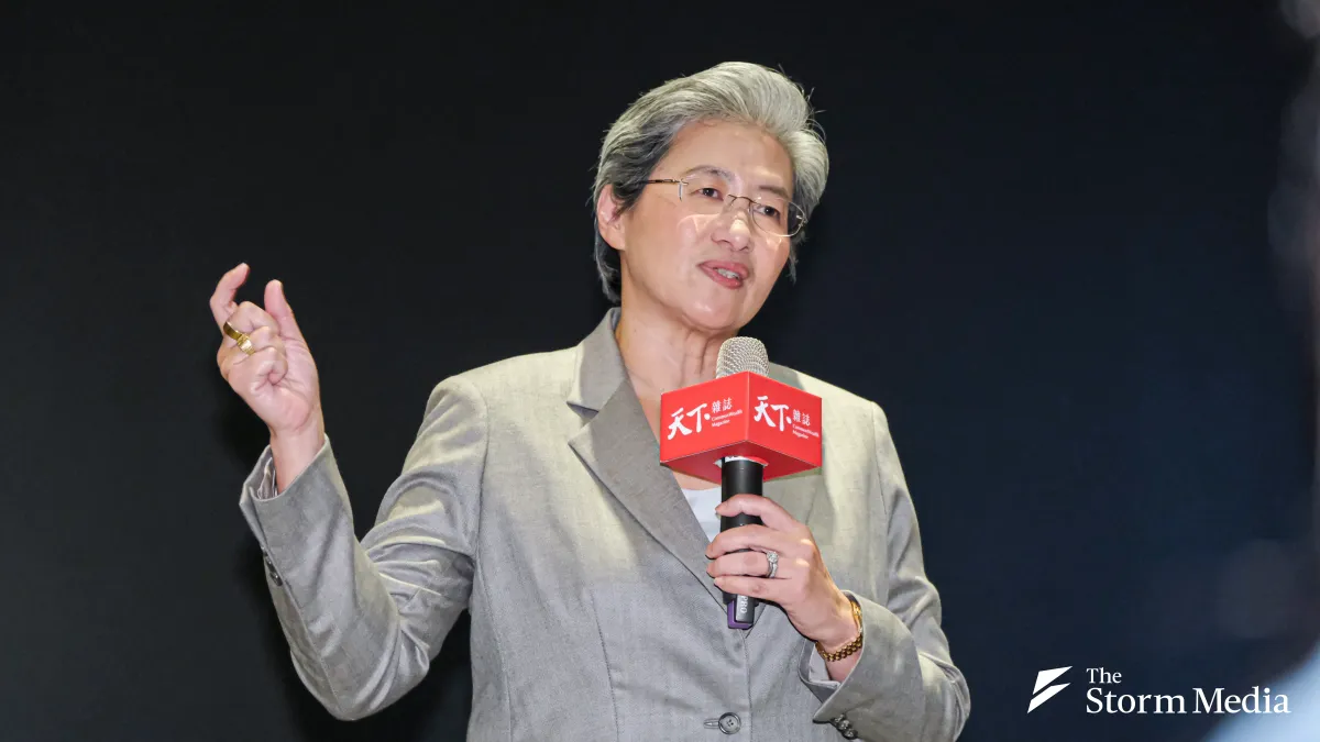 The Commonwealth Magazine 45th Anniversary Flagship Forum 'AI Summit Dialogue: Co-Creating a New Industrial Future' was held on the 22nd at the Taipei Marriott Hotel. Pictured is AMD CEO Lisa Su (Su Zifeng) during a media interview. (Photo by Liu Weihong)