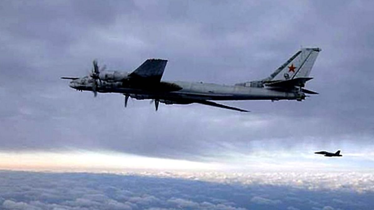 俄國2架TU-145逼近美國雷根航母戰鬥群。(取自推特) 俄國2架TU-145逼近美國雷根航母戰鬥群。(取自推特)