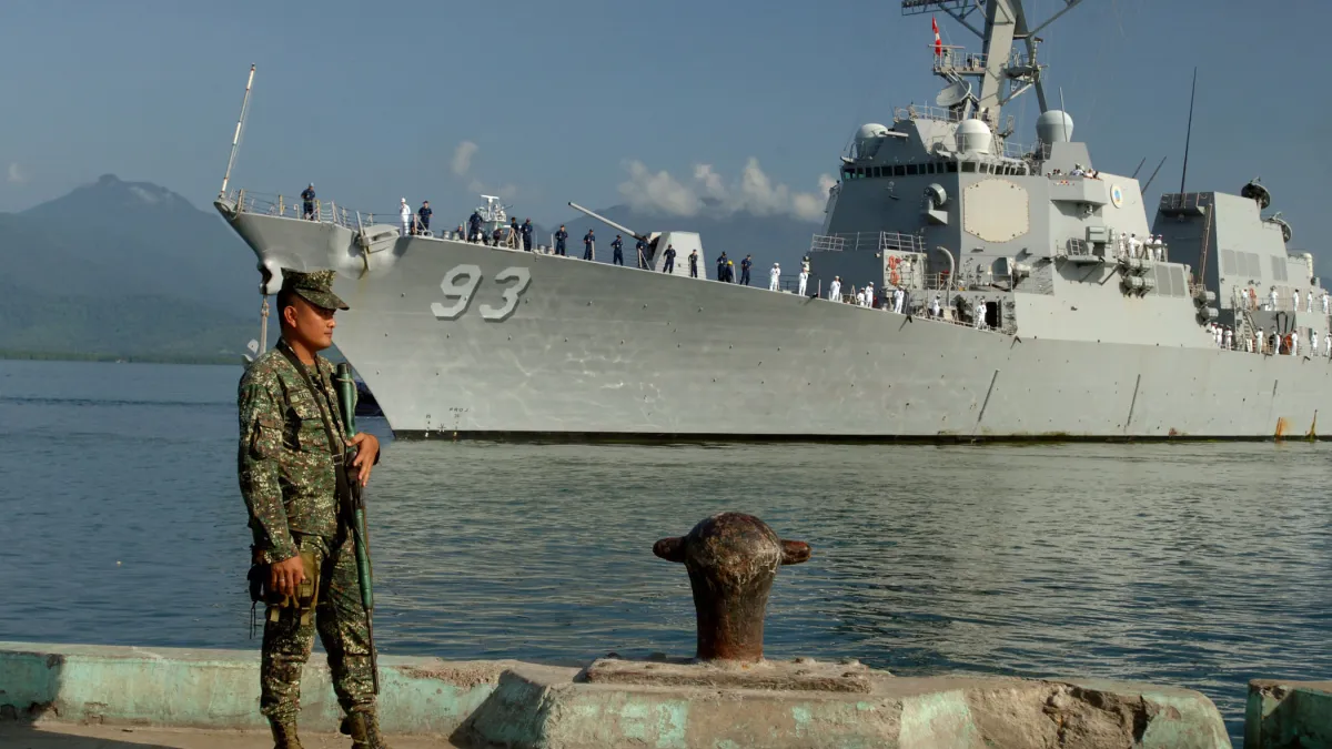 阿利伯克級驅逐艦「鍾雲號」(USS Chung-Hoon, DDG-93)。(美國海軍官網)
