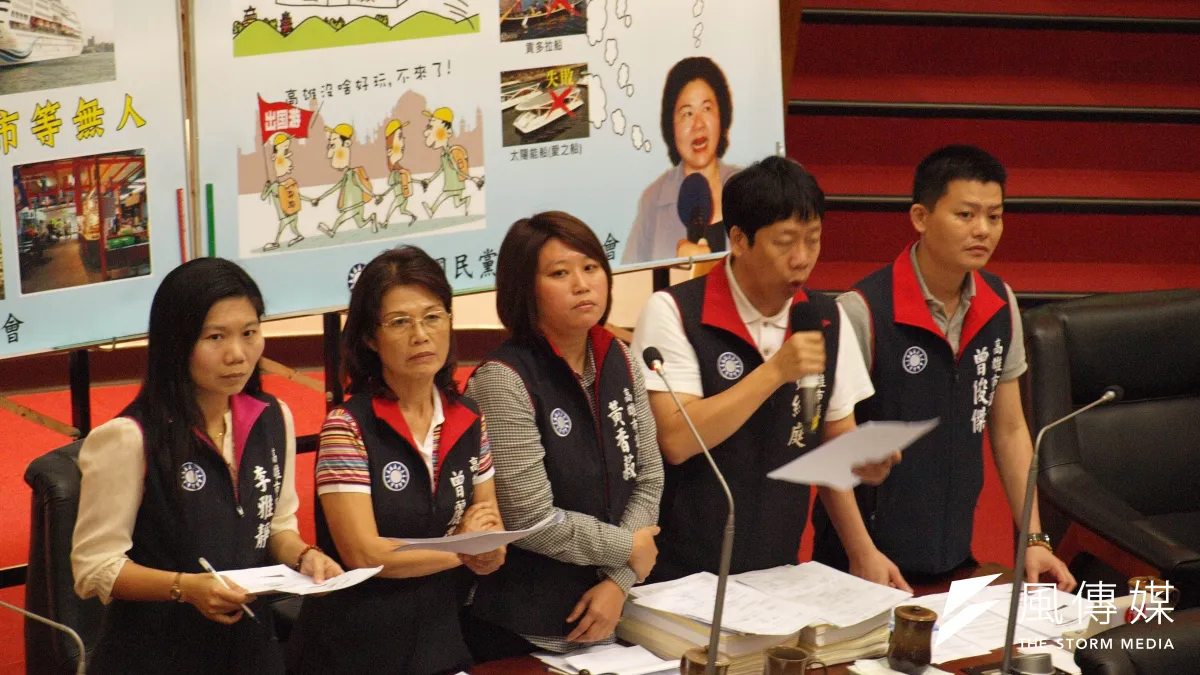 針對高雄銀行增資案,高雄市議會國民黨團聯合質詢。(楊伯祿攝)