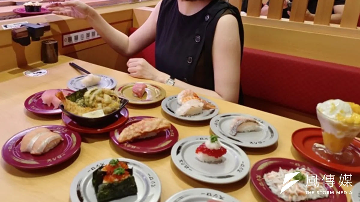 台灣壽司郎迴轉壽司,結合經典及創新口味打造特色人氣料理,價格平易近人。(資料照/徐炳文攝) 台灣壽司郎迴轉壽司,結合經典及創新口味打造特色人氣料理,價格平易近人。(資料照/徐炳文攝)