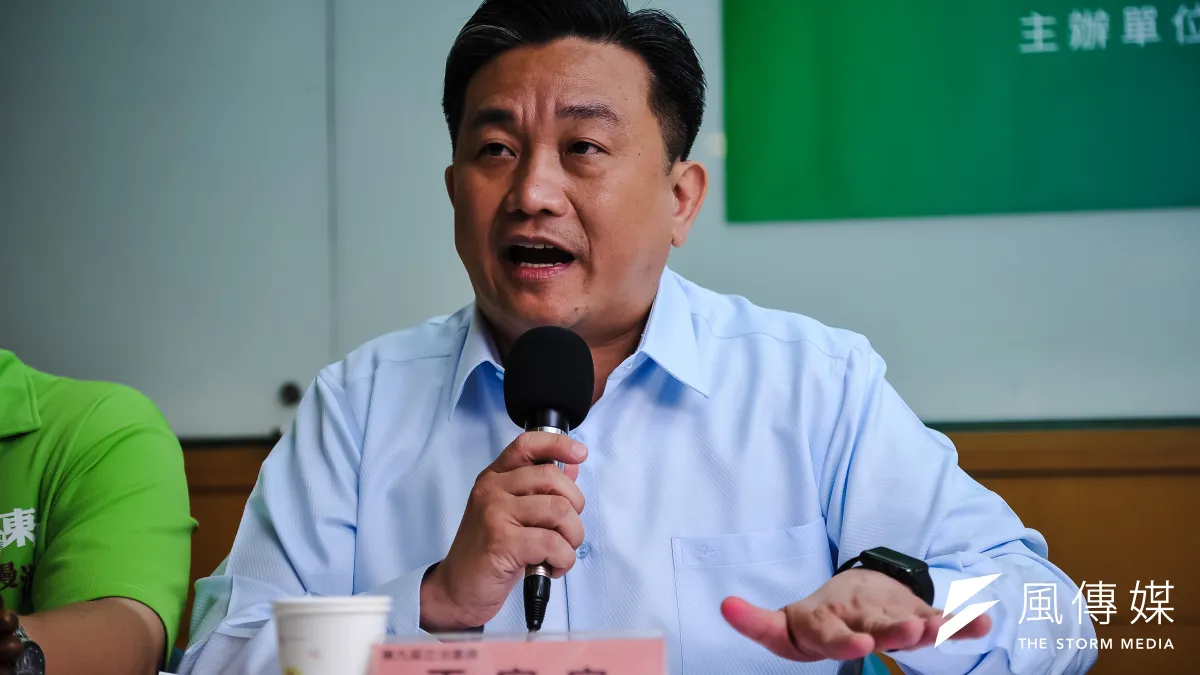 民進黨立委王定宇PO北捷人少照,強調提升大眾運輸品質,不應該是天龍國的專利。(資料照片,甘岱民攝)